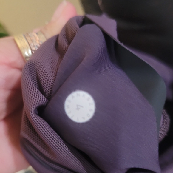 Lululemon leggings - Picture 3 of 10